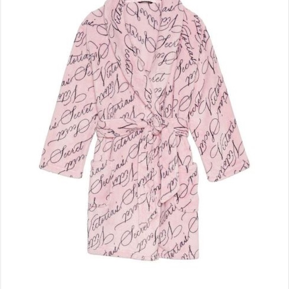 NWOT Victoria’s Secret limited edition, plush bathrobe size medium/large - Picture 2 of 4